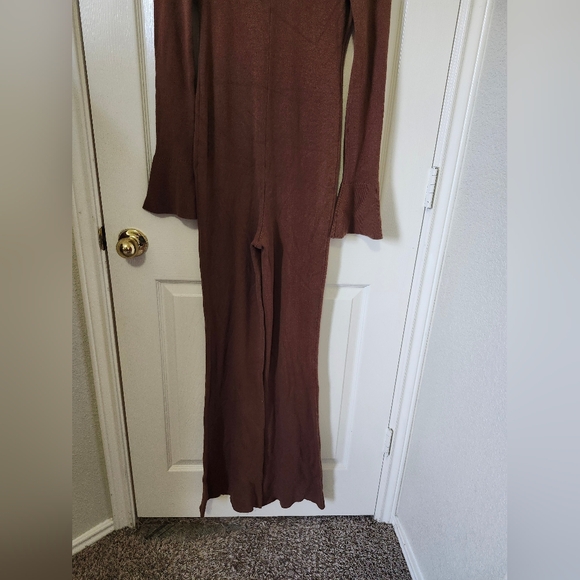 Urban Outfitters Brown Ribbed Long-Sleeve Zipper Jumpsuit - Picture 13 of 13